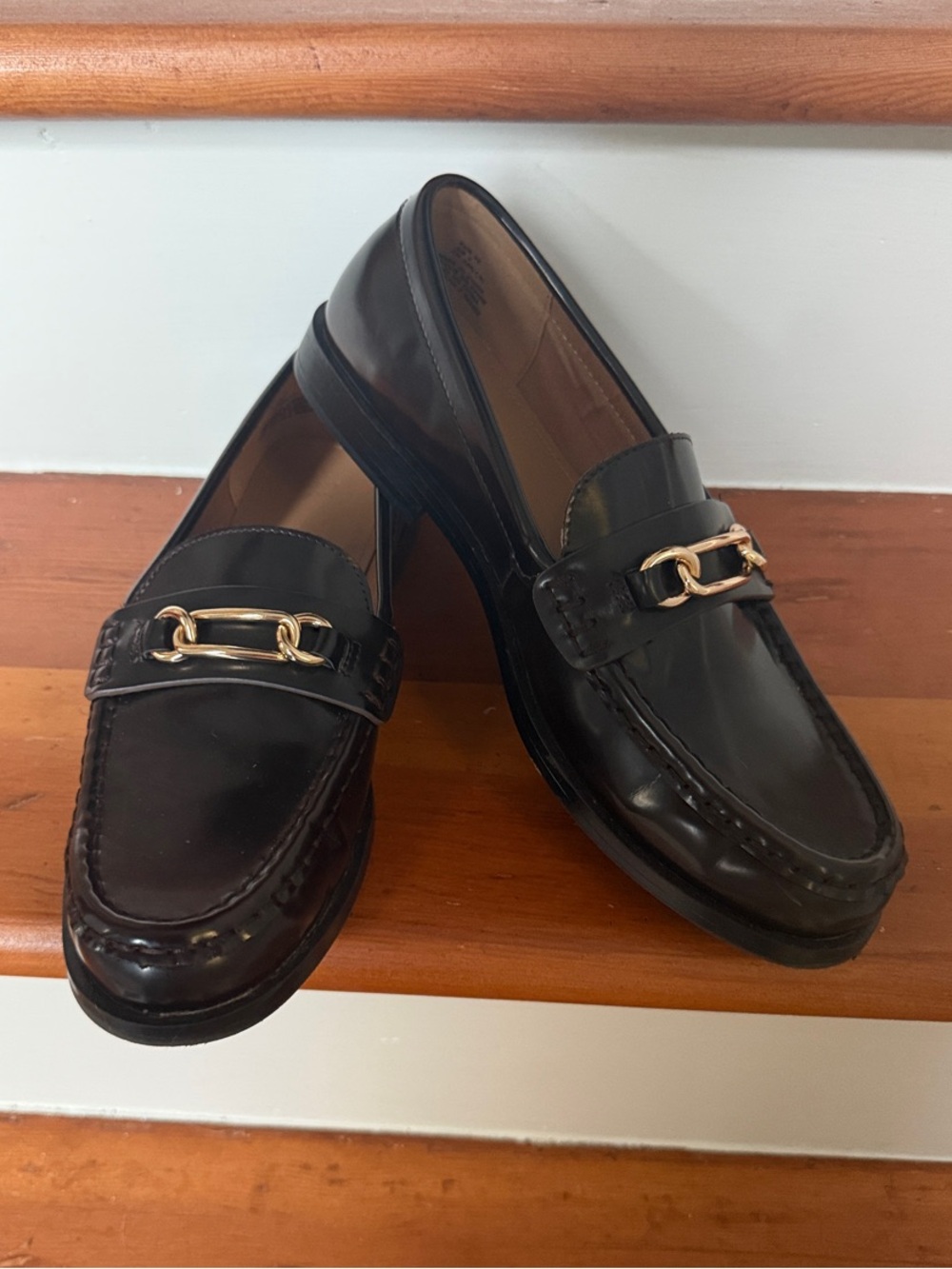 2 for 20$ ✌🏻 H&M Black faux Leather Loafers with Gold Chain Accent